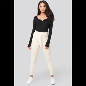 NWT, XLE Shawna Cut Neck Long Sleeve Top